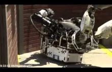 Kompilacja upadków robotów w finale konkursu DARPA