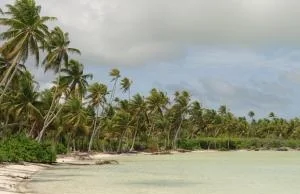 Państwo wyspiarskie Kiribati znika pod falami Pacyfiku