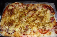 BLOG PYCHOTKA : Pizza na dużą blachę
