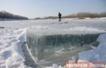 Zagadkowe bryły z rzeki Ural