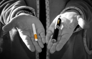 Badania potwierdzają że e-papierosy naprawdę pomagają w rzuceniu palenia.