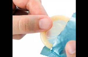 Rewolucyjne prezerwatywy z materiału przypominającego ludzką tkankę