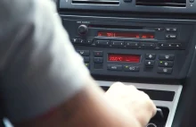 Poczta Polska już sprawdza, czy firmy zarejestrowały odbiorniki radiowe w autach