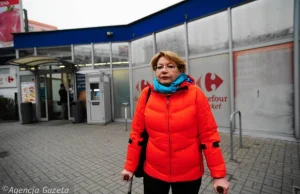 Ochrona Carrefoura rzuciła się na niepełnosprawną 60-latkę