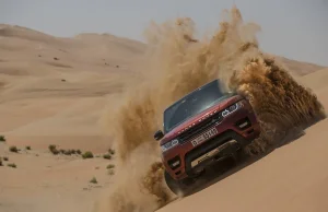 Range Rover Sport na pustyni Ar-Rub’ al-Khali