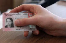 Polacy mieszkający za granicą mogą stracić zameldowanie w kraju