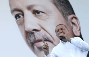 Erdogan: decyzja o zamknięciu meczetów popchnie świat do wojny religijnej