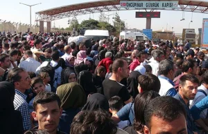 Syryjscy uchodźcy przebywający w Turcji wracają do Syrii na święto bajram