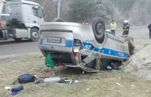 Pościg za kierowcą w okolicach Gdyni. Dwóch policjantów trafiło do szpitala