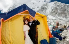 Pobrali się na Mount Everest! Niezwykła galeria z wyprawy