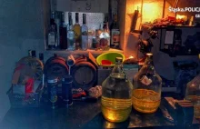 Nielegalna domowa destylarnia. 22 litry alkoholu i 200 przygotowanych butelek