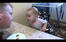 Rosyjski maluch kłóci się ze swoim ojcem