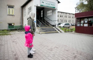 Nie ma miejsca w przedszkolu? Rada urzędniczki: Oddaj córeczkę do domu dziecka.