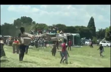 Tir zostaje splądrowany przez setki ludzi Republika Południowej Afryki