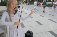Sandra, która grała przy molo w Kołobrzegu dostała nowe skrzypce