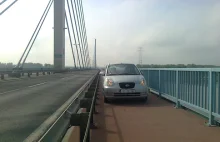 Jechała autem po ścieżce rowerowej na moście [FOTO] - Płock