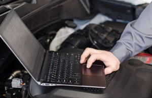 Jeep, Laptop i Złodziej.