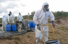 Wyciek chemikaliów na nielegalnym składowisku w Gostyninie