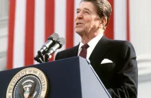 Ronald Reagan znosi sankcje nałożone na Polskę