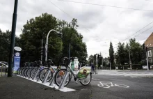 Poznań. Inwazja roweru publicznego na parkingi