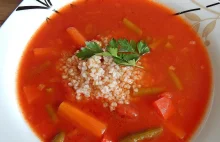Zupa pomidorowa z fasolką szparagową, papryką i kaszą...