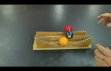 Nauczyciel zbudował serię modeli obrazowo tłumaczących prawa fizyki