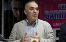 Ilumżynow wciąż prezydentem FIDE, porażka Kasparowa