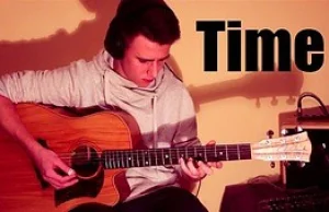 Młody Polak gra techno na gitarze akustycznej