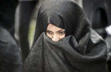 Palone żywcem, gwałcone, torturowane. Kobiety w Państwie Islamskim
