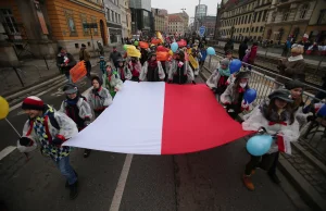 12 listopada wolny od pracy, sklepy też będą zamknięte. "Posłowie PiS...