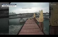 rosyjski abordaż koreańskiego jachtu i mostu (5:27)