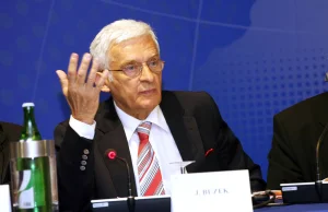 Jak premier Jerzy Buzek chciał oddać Niemcom cenne dzieła sztuki. "Tylko...