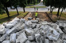 NOWY SĄCZ - Z pomnika Armii Czerwonej została kupa gruzu! Stało się!