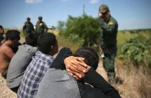 USA deportuje uchodźców z Ameryki Środkowej na pewną śmierć a sama poucza Europę