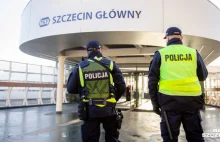 Polska policja patroluje ulice z pistoletami maszynowymi