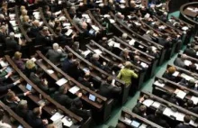Sejm nie odrzucił ustawy zakazującej agitacji politycznej w kościołach