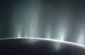 Kolejne związki organiczne wykryte w pióropuszach nad Enceladusem
