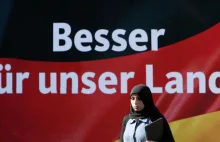 Tabuny islamskich imigrantów panoszą się po centrum Monachium
