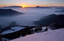 Wschód słońca na Małej Fatrze. Ośnica 1363m