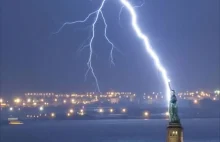 10 Most Amazing Photos of Lightning Striking Famous Places [ENG]