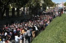 Szef węgierskiej dyplomacji: Do Europy zmierza nawet 35 mln uchodźców
