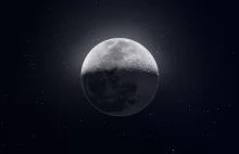 Zdjęcie księżyca stworzone z 50,000 indywidualnych fotografii.