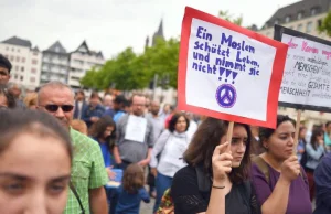 Protest muzułmanów w Kolonii przeciwko terroryzmowi przyciągnął... 200 ludzi.