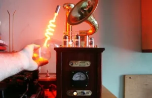 Polak potrafi… zrobić prawdziwie steampunkowy głośnik plazmowy [wideo]