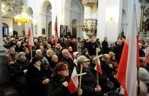 "Panie prezydencie Komorowski, proszę nam oddać ukradziony krzyż"