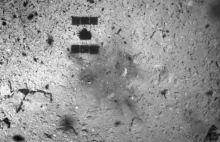 Sonda Hayabusa 2 pokazuje efekty bombardowania planetoidy Ryugu