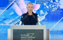 Humanoidalny robot saudyjskie - Polsat News