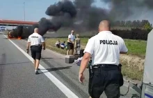 Na autostradzie A4 spłonął samochód, którym rodzina jechała na wakacje.