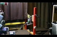Robot robi akrobacje