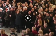 Trumna z ciałem prezydenta Gdańska